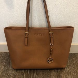 Michael Kors Jet Set Medium Tote Bag